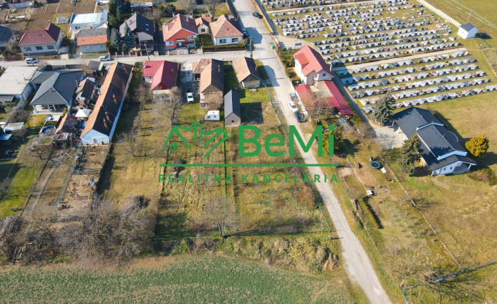 Exkluzívne na predaj vidiecky dom s veľkým pozemkom Jacovce - fotografia 29