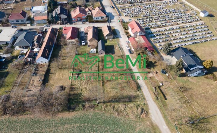 Exkluzívne na predaj vidiecky dom s veľkým pozemkom Jacovce - fotografia 30