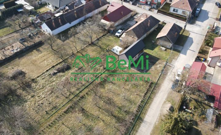 Exkluzívne na predaj vidiecky dom s veľkým pozemkom Jacovce - fotografia 5