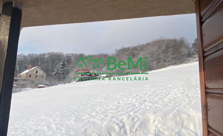Predaj krásnej rekreačnej chaty priamo na lyžiarskom svahu - fotografia 5