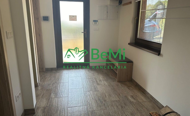 Predaj krásnej rekreačnej chaty priamo na lyžiarskom svahu - fotografia 16
