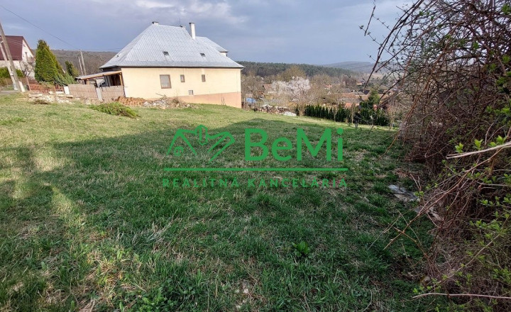 Exkluzívne na predaj stavebný pozemok v obci Brezolupy - fotografia 4
