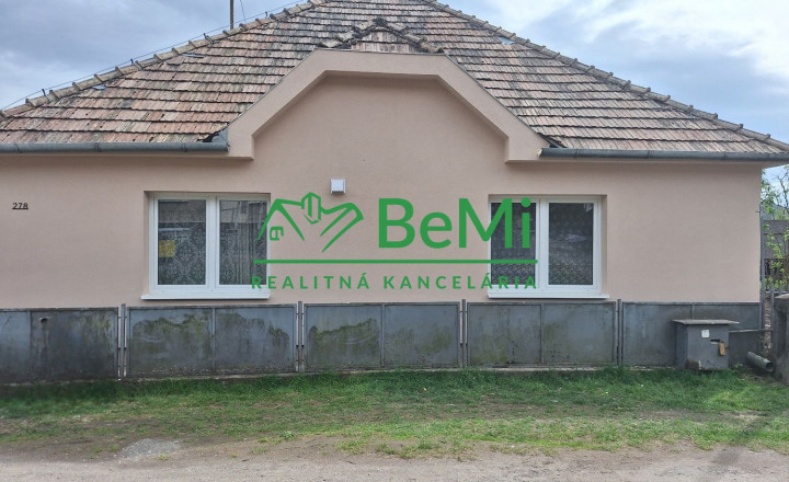 Predaj rodinného domu - Plášťovce (026-12-HEKAa)