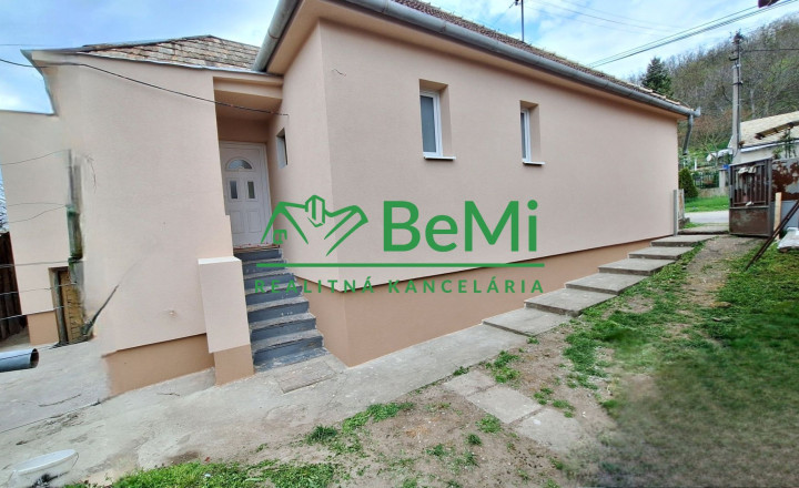 Predaj rodinného domu - Plášťovce (026-12-HEKAa) - fotografia 1