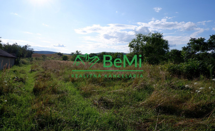 Pozemok s rozostavaným domom  v obci  Szendró-PREDAJ - fotografia 1