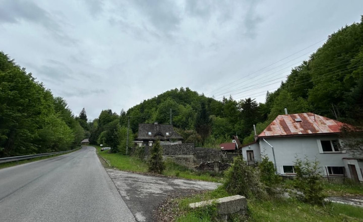 Pozemok Tajov – pokojné miesto pri potoku - fotografia 8