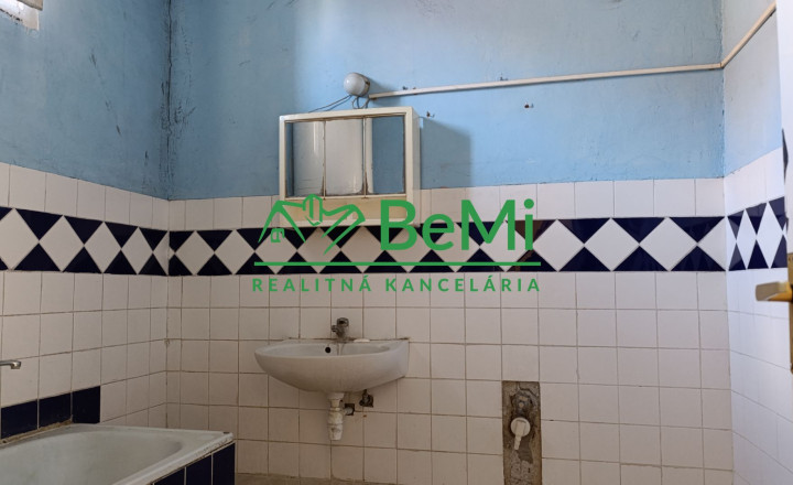 Rodinný dom v obci Boldogkóváraja -NA PREDAJ - fotografia 3