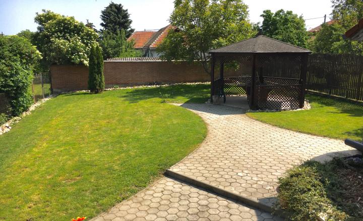 Výnimočný 7 izbový dom v Zbehoch – so saunou a bazénom - fotografia 5