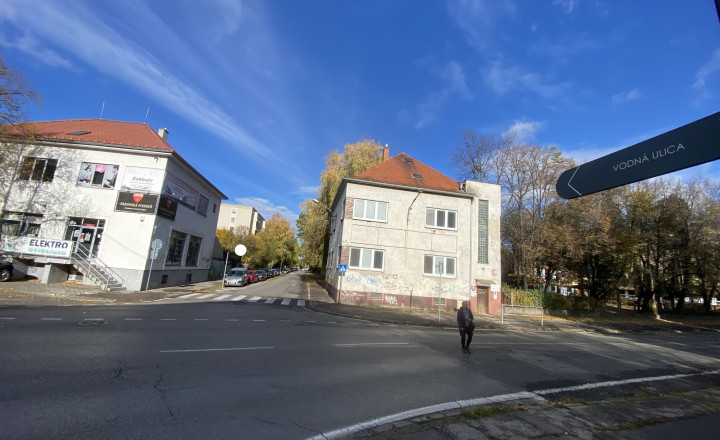 REZERVOVANÉ Nitra centrum Staré Mesto pozemok 644 m2 ID 593-14-MIG - fotografia 5