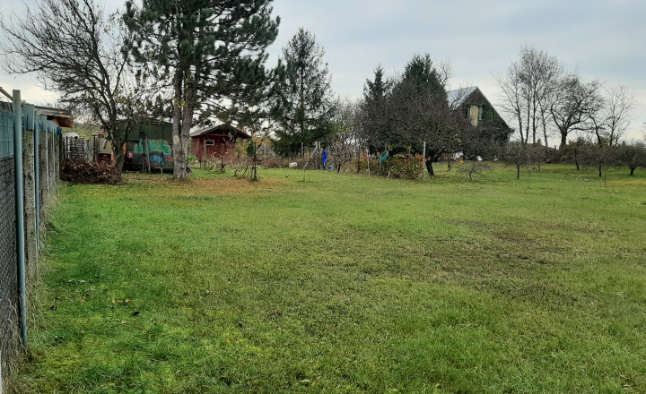 PREDANÉ-Pozemok  Nitra-Párovské Háje  500m2 ID  004-14-VISK - fotografia 3