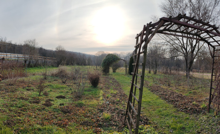 Pozemok 7 400 m² len 19 km od hranice Košíc! - fotografia 3