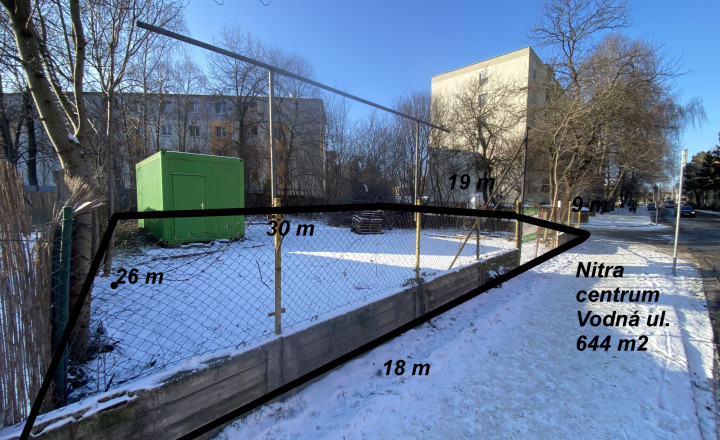 REZERVOVANÉ Nitra centrum Staré Mesto pozemok 644 m2 ID 593-14-MIG - fotografia 3