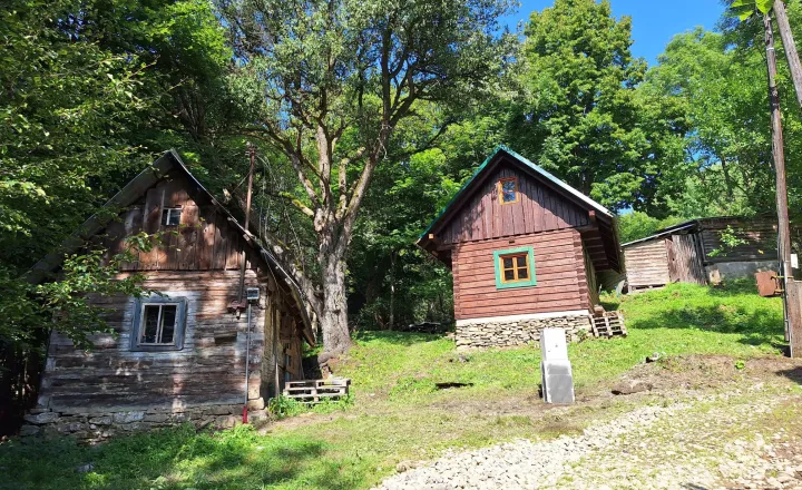 Predaj: Chata s pozemkom 567 m2 ( 003-13-DAPA)
