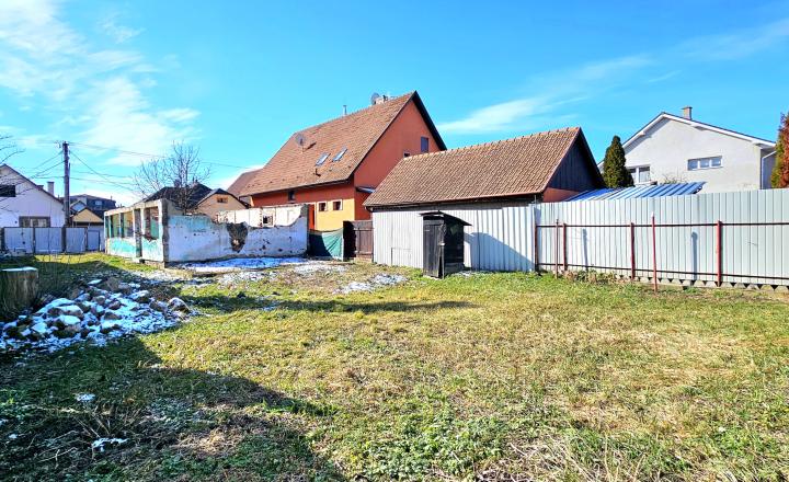 STAVEBNÝ POZEMOK V RIMAVSKEJ SOBOTE - NA PREDAJ - fotografia 4