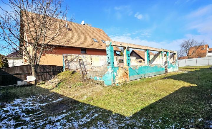 STAVEBNÝ POZEMOK V RIMAVSKEJ SOBOTE - NA PREDAJ - fotografia 6