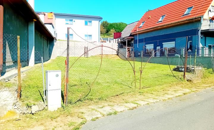 Predaj,  stavebný  pozemok - Šahy (048-14-HEKA)