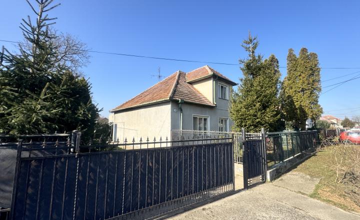7-izbový rodinný dom, veľká záhrada, garáž, investičná príležitosť - Vinodol - fotografia 3
