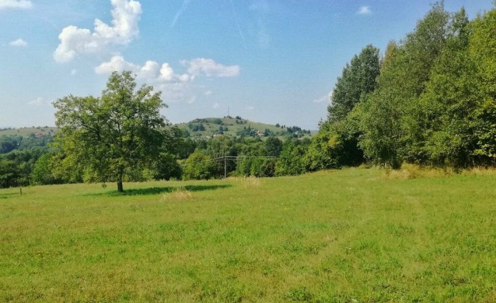Predaj, rozľahlý slnečný pozemok- Nová Baňa (004-14-ZOLAa)