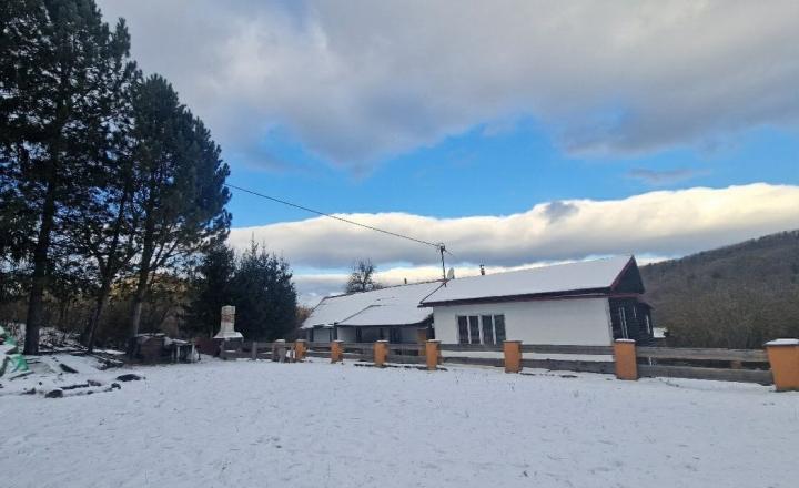 PREDANÉ- Predaj, čarovná chata - Vyhne (015-13-ZOLA) - fotografia 1