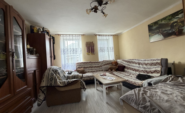 Rodinný dom s 1112 m2 záhradou aj chatou v obci Jelšava-PREDAJ - fotografia 7