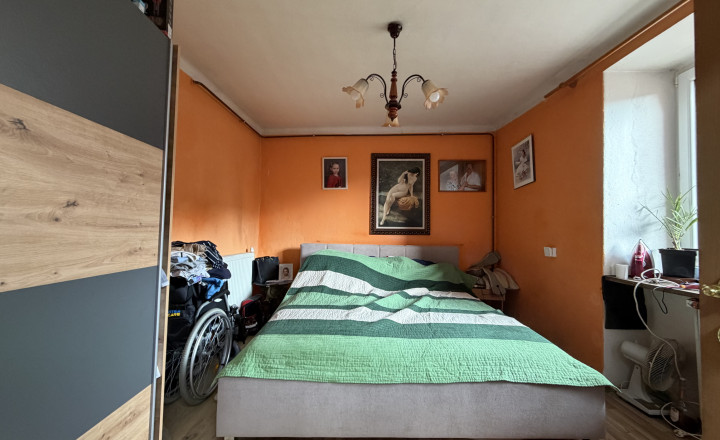 Rodinný dom s 1112 m2 záhradou aj chatou v obci Jelšava-PREDAJ - fotografia 8