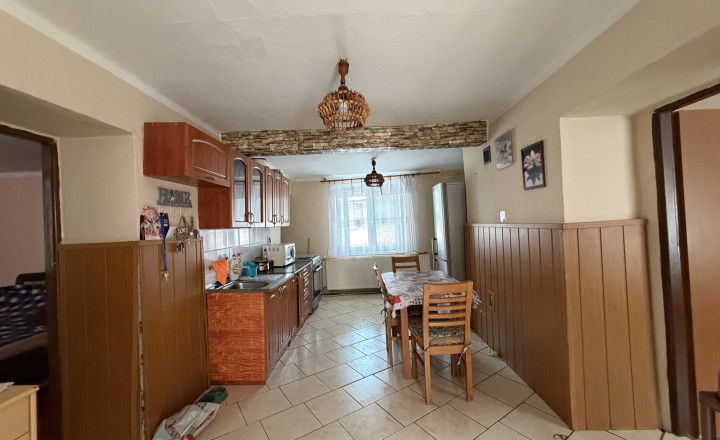 Rodinný dom s 1112 m2 záhradou aj chatou v obci Jelšava-PREDAJ