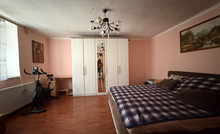 Rodinný dom s 1112 m2 záhradou aj chatou v obci Jelšava-PREDAJ - fotografia 4