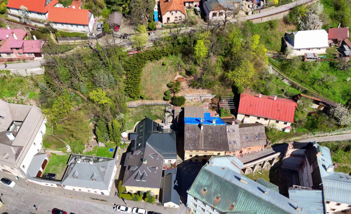 Predaj historickej budovy Nám. sv. Trojice Banská Štiavnica - fotografia 23
