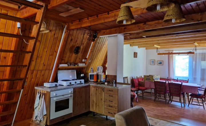 ZNÍŽENÁ CENA-Chata v lese v obci Kokava nad Rimavicou-PREDAJ