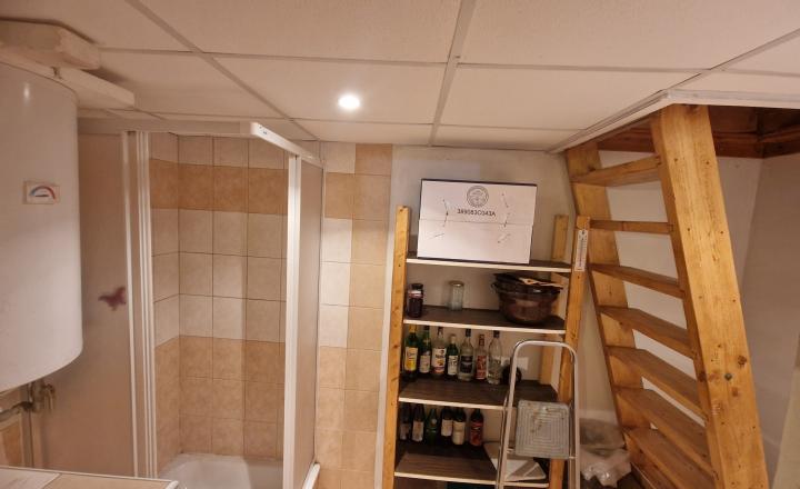 ZNÍŽENÁ CENA-Chata v lese v obci Kokava nad Rimavicou-PREDAJ - fotografia 10