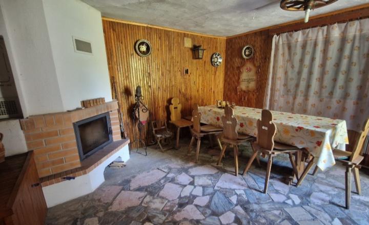 ZNÍŽENÁ CENA-Chata v lese v obci Kokava nad Rimavicou-PREDAJ - fotografia 3