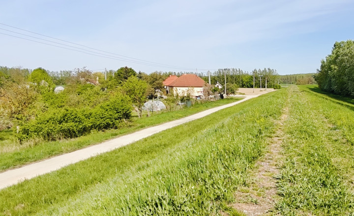 Stavebný pozemok - Vlčany okr.Šaľa 800M2 (027-14-JANS) - fotografia 3