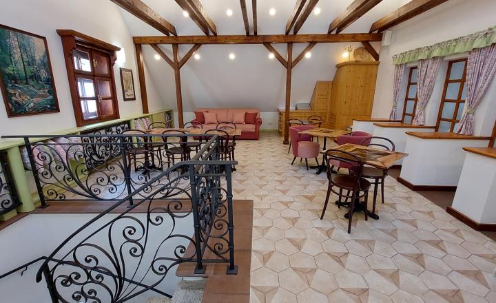 Predaj historickej budovy Nám. sv. Trojice Banská Štiavnica - fotografia 10