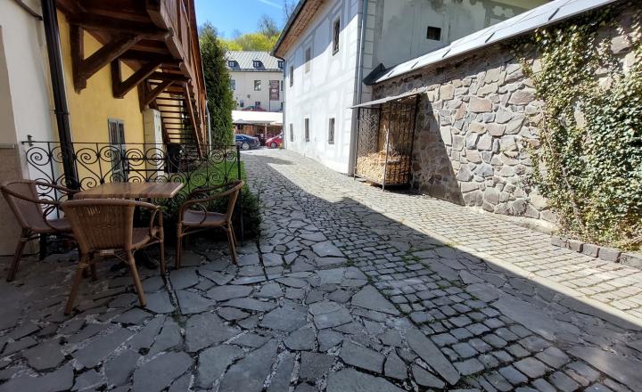 Predaj historickej budovy Nám. sv. Trojice Banská Štiavnica - fotografia 31