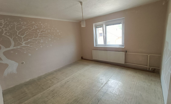 ZNÍŽENÁ CENA 6-izbový rodinný dom Hrušovany. V tichej časti. - fotografia 9