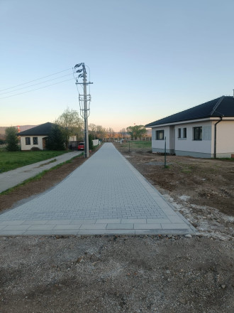 Pozemok 600m2 s hotovými sieťami: Hneď pri Topoľčanoch. 017-14-RAKOa - fotografia 3