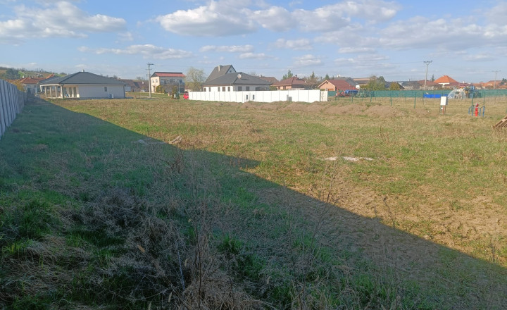 Pozemok 600m2 s hotovými sieťami: Hneď pri Topoľčanoch. 017-14-RAKOa - fotografia 4