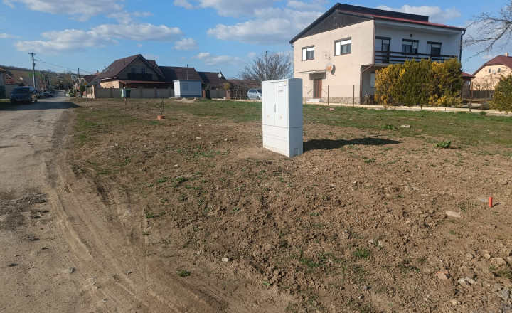 Pozemok 800m2 s hotovými sieťami: Hneď pri Topoľčanoch. 018-14-RAKOa - fotografia 4