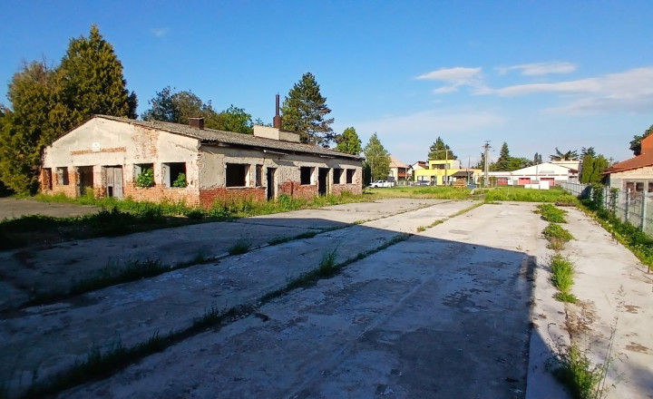 Multifunkčný areál s veľkým pozemkom - Želovce (025-18-MIMI) - fotografia 11