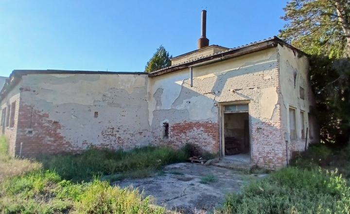 Multifunkčný areál s veľkým pozemkom - Želovce (025-18-MIMI) - fotografia 7