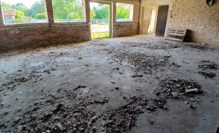 Multifunkčný areál s veľkým pozemkom - Želovce (025-18-MIMI) - fotografia 13