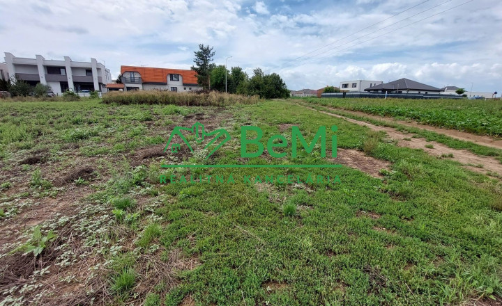 Na predaj stavebný pozemok na mravenisku Topoľčany