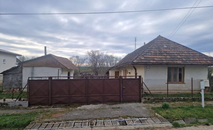 Rodinný dom s veľkým pozemkom - Kolta    (027-12-MIMI)