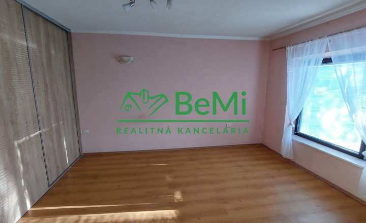 Predaj rodinný dom-sklad, výrobná hala v obci Práznovce - fotografia 9