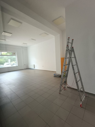 Obchodný priestor 55m² na prenájom, námestie Topoľčany 021-25-RAKO - fotografia 5
