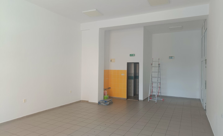Obchodný priestor 55m² na prenájom, námestie Topoľčany 021-25-RAKO - fotografia 7