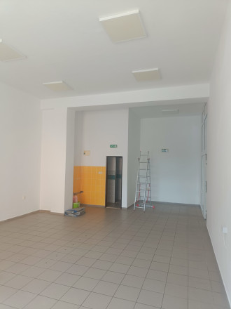 Obchodný priestor 55m² na prenájom, námestie Topoľčany 021-25-RAKO - fotografia 9