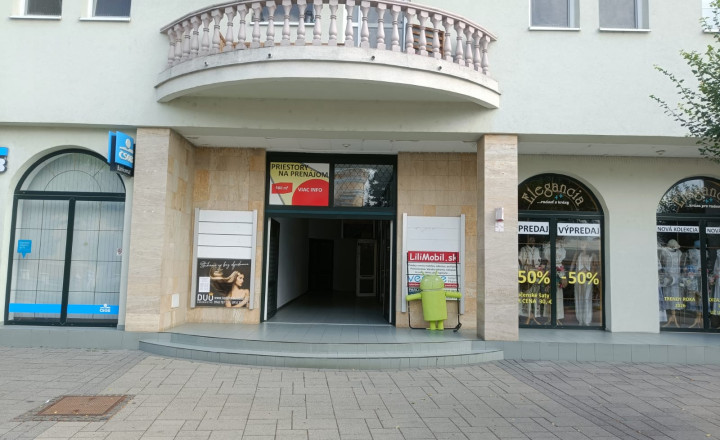 Obchodný priestor 55m² na prenájom, námestie Topoľčany 021-25-RAKO