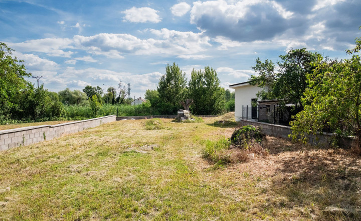 STAVEBNÝ POZEMOK S PRÁVOPLATNÝM STAVEBNÝM POVOLENÍM A PROJEKTOM – MARTOVCE id044-14-evba - fotografia 1