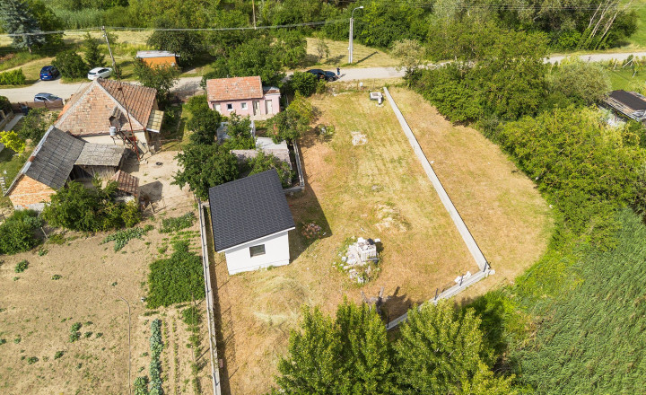 STAVEBNÝ POZEMOK S PRÁVOPLATNÝM STAVEBNÝM POVOLENÍM A PROJEKTOM – MARTOVCE id044-14-evba - fotografia 5